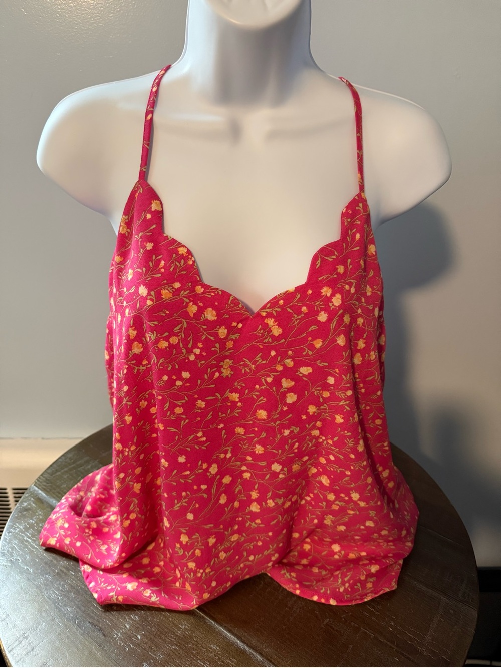 nine britton Pink Floral Scallop Detail Tank